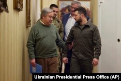 Az ENSZ főtitkára és az ukrán elnök Kijevben 2022. április 28-án