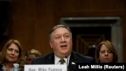 Майк Помпео Сенаттын комитетиндеги жыйын учурунда. 12-апрель, 2018-жыл. 
