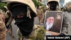 عکس آرشیوی از حضور نیروهای بسیج سپاه پاسداران انقلاب اسلامی در راهپمایی «روز قدس»