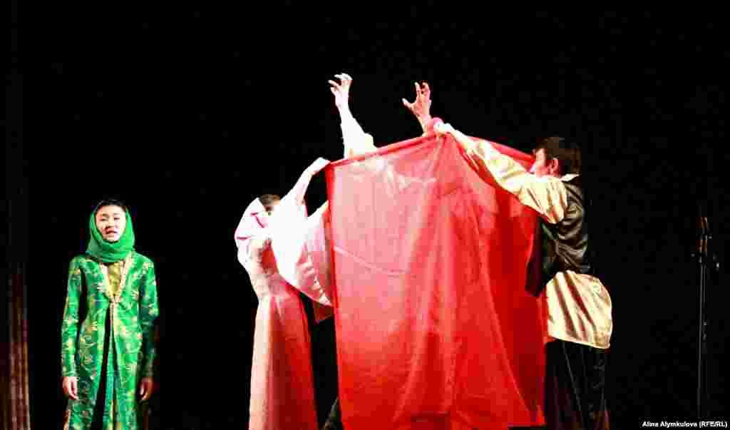 Упразднение монархии - важное следствие исламской революции.