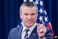 Shefi i Pentagonit, Pete Hegseth, gjatë konferencës për media më 22 qershor 2025.