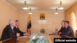 La întrevederea de la Tighina...