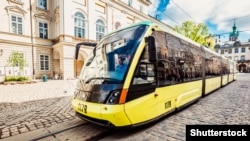 У «Львівелектротрансі» заявили, що планують до обіду відновити роботу електротранспорту