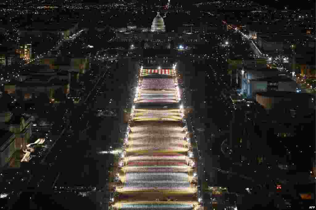 &bdquo;Поле од знамиња&ldquo;&nbsp;илуминација пред зградата на Капитол во чест на сите оние што не можат да дојдат на инаугурацијата на Бајден