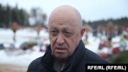  Prigojin, a cărui grupare de mercenari este formată preponderent din deținuți, a publicat pe contul său de Telegram răspunsul adresat publicației ruse „Observatorul militar”, care i-a cerut să comenteze proiectul depus de Șoșoacă în Parlamentul român.
