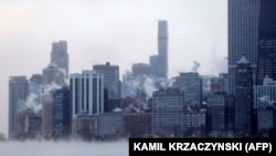 Magla iznad jezera Mičigen i Čikaga tokom jutra 23. decembra, kada je temperatura bila -21