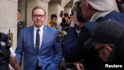 Kevin Spacey ispred suda u Londonu