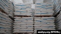 Қоймадағы қапталған ұн. Азаттық архивіндегі фото.