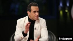 علی کریمی می‌گوید: نباید از سیستم فاسد دنبال کار اصولی و تاثیرگذار باشیم. همه این‌ها دردی است که مردم را به این جا رسانده است