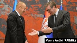 Президент Сербии Александр Вучич (справа) принимает в Белграде президента Азербайджана Ильхама Алиева. Ноябрь 2022 года