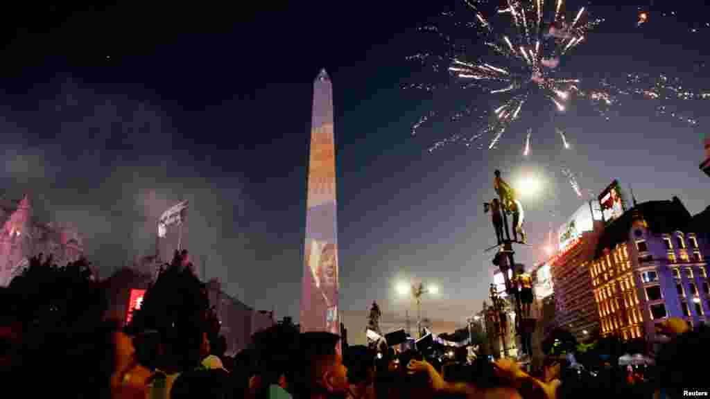 Buenos Aires átadta magát a hajnalig tartó önfeledt ünneplésnek