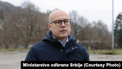 Міністр оборони Сербії Мілош Вучевич каже: «Ми спростовували цю брехню більш ніж десяток разів, і ось ми робимо це знову»