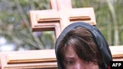 Погибших в результате терактов хоронили в России, Молдавии, Таджикистане.