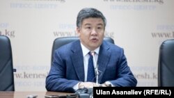 Алмамбет Шыкмаматов.