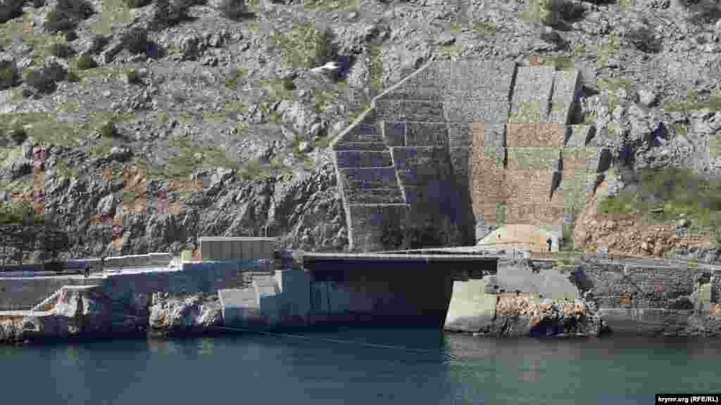 Другий вихід з підземного заводу розташовувався біля входу в Балаклавську бухту