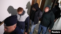 Владимир Ж. под эскортом полиции. Польша, 2025 год