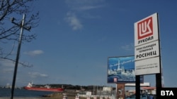 "Лукойл" и санкциите. Може ли България да остане без бензин и дизел