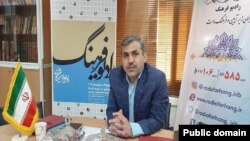 علیرضا حبیبی در این فایل صوتی به خبرنگاران، خصوصا مجریان، هشدار می‌دهد که «وارد نقد دولت نشوید چون می‌رسد به این‌که نظام ضعیف است».