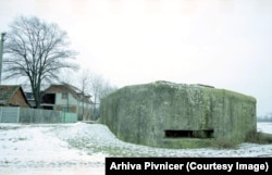 Buncăr anti Tito pe dealul Șumigului în județul Arad