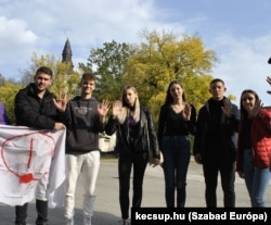 Nem ismerték egymást, most együtt tiltakoznak. Diákküldöttség alakult több iskolából