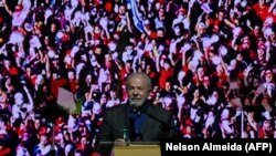 Fostul președinte brazilian (2003-2010) și candidat la președinție din partea Partidului Muncitorilor (PT) de stânga, Luiz Inacio Lula da Silva, în timpul unei întâlniri cu artiști și intelectuali la Sao Paulo, Brazilia, 26 septembrie 2022