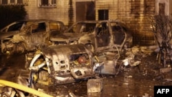 Това е останало от колите пред блока