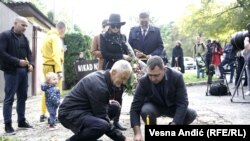 Članovi porodica ubijenih gardista obilježavaju 18. godišnjicu njihove smrti