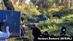 Više od 50 policajaca obezbeđuje teren, Novi Sad, 18. oktobar 2022.