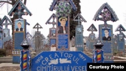 „Cimitirul vesel” de la Săpînța