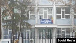 La școala 188, din sectorul 5 al Capitalei, părinții au voie până în fața școlii