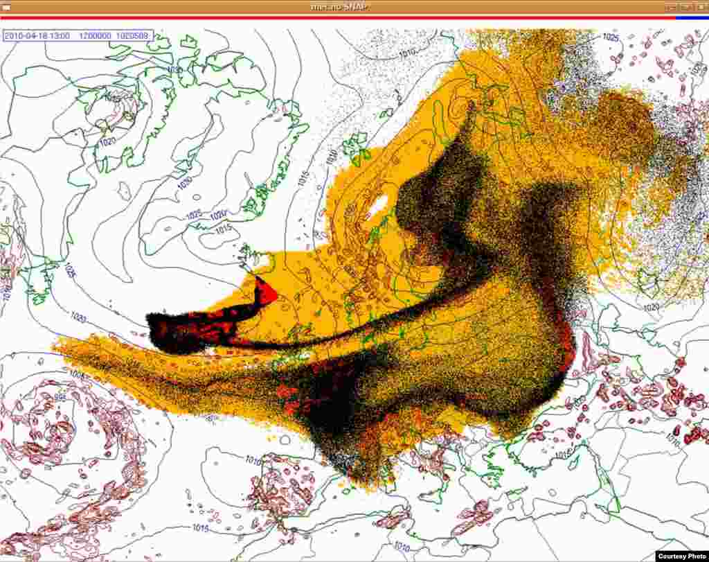 Прогноз перемещения вулканического облака от извержения вулкана в Исландии (18 апреля, 1300 UTC) - Эти изображения показывают прогнозируемое перемещение облака пепла над Европой. Цвета на карте: Желтый - упавший пепел Красный - пепел, упавший под воздействием осадков Черный - облако вулканического пепла Источник: Норвежский метеоинститут