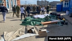 A kramatorszki vasútállomás előtti tér 2022. április 8-án