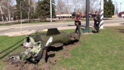 Останки от ракетата, с която е ударена гарата в Краматорск.