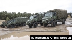 Автомобілі військових Литви біля кордону з Білоруссю, листопад 2021 року