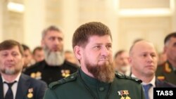 2021. október 5. Ramzan Kadirov csecsen köztársasági vezető a beiktatási ünnepségén. Kadirovot – aki 2007 óta vezeti Csecsenföldet – 2021 szeptemberében újraválasztották köztársasági elnöknek