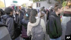 بر اساس یک بولتن فاش شده از خبرگزاری فارس، یک نظرسنجی وزارت کشور نشان می‌دهد که ۵۱ درصد معتقدند حجاب باید اختیاری باشد.