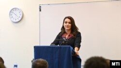 Novák Katalin köztársasági elnök előadást tart a párizsi Institut de Philosophie Comparée egyetemen 2022. november 10-én