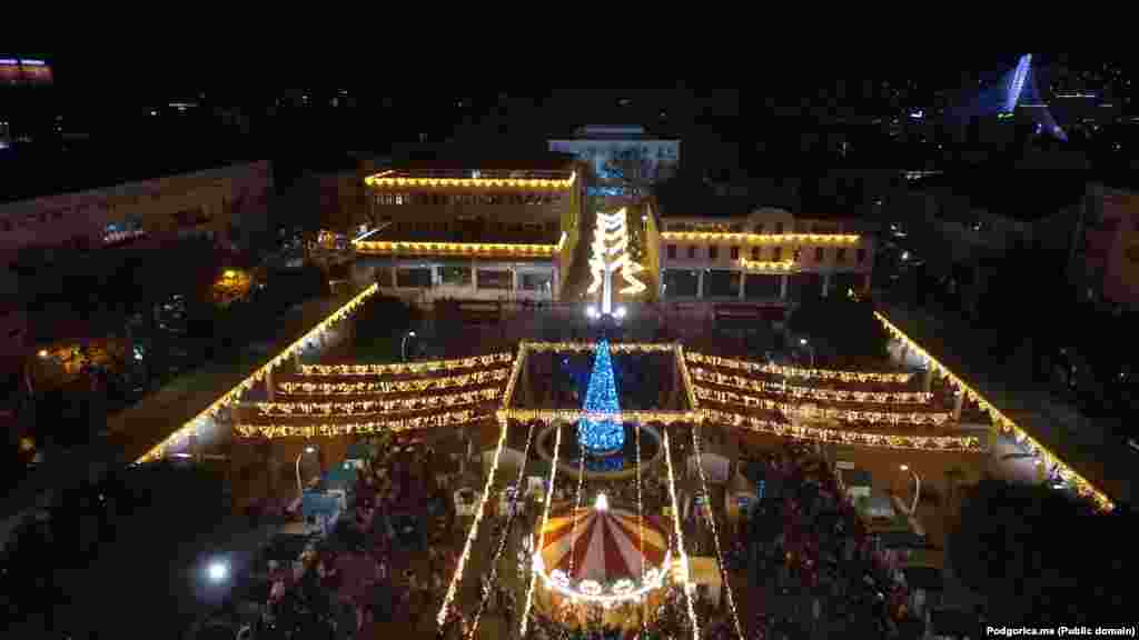 Podgorica pred Novu 2022. godinu i danas, čekajući 2023. godinu. &nbsp;