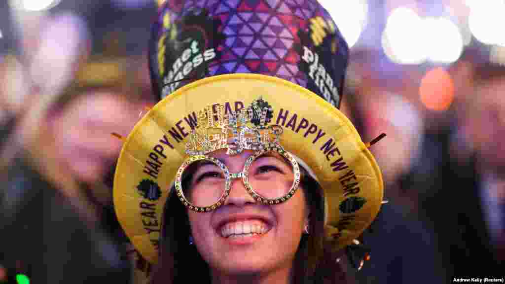 Таймс-скверге Жаңы жылды тоскону келген кыз.&nbsp;