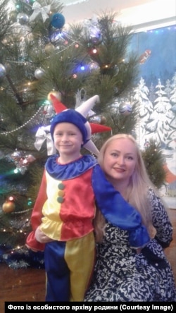 Дмитро Кос’янов із мамою Оленою. Фото із особистого архіву родини