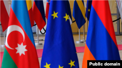 Знамињата на Азербејџан, ЕУ и Ерменија