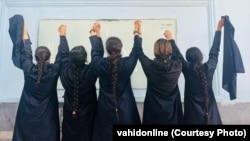 «Сьогоднішнє оголошення є абсурдною маніпуляцією правдою», – сказав президент і генеральний директор RFE/RL Джеймі Флай