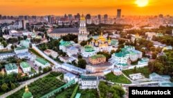 На думку міністра, пріоритетом роботи керівника заповідника мало бути забезпечити, аби в Лаврі не було «московського духу»