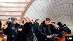 A metróban keresnek menedéket a kijeviek