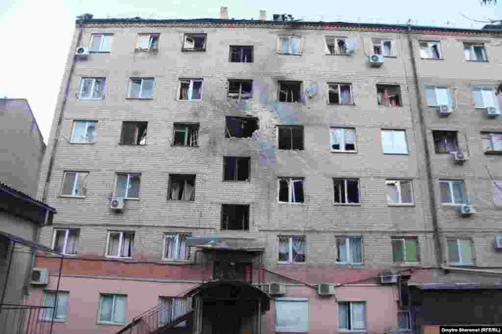 Під нічний обстріл потрапила багатоповерхівка