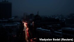 Зеленський навів дані, за якими 600 тисяч абонентів у столиці наразі не мають електроенергії