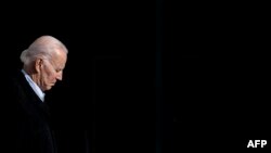 Predsednik SAD Džo Bajden rekao da je bio iznenađen saznanjem da su se u njegovoj privatnoj kancelariji nalazili poverljivi dokumenti. (Fotografija: Grinvil, Delaver, 17. decembar 2022).