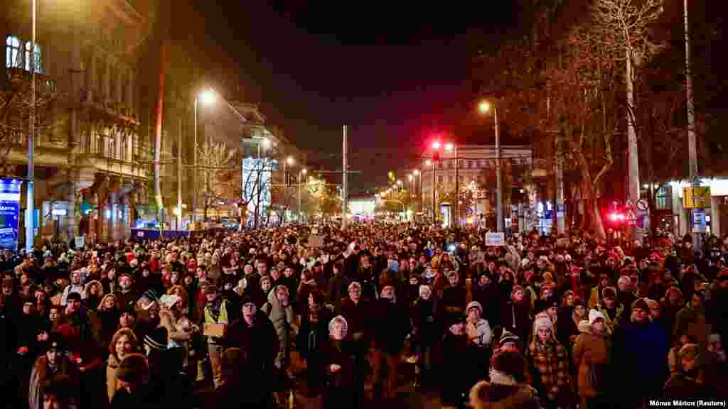 Mint azt korábban megírtuk, Rábai Jánost is kirúgták a Karinthyból, akit tavaly választottak meg az év tanárának, és kétszáz diákot tanított.