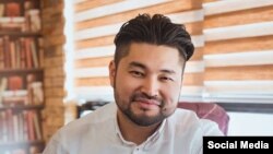 Самат Дөөлөтбаков.