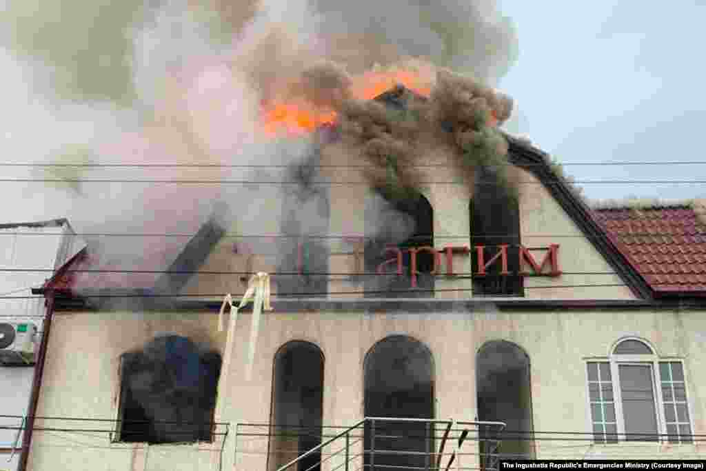 7 decembrie: incendiu la un centru comercial din Nazran, Ingușeția, regiunea Caucazului de Nord. Se relatează că focul a fost declanșat de o explozie la o instalație de gaz. Patru persoane au fost rănite.&nbsp;